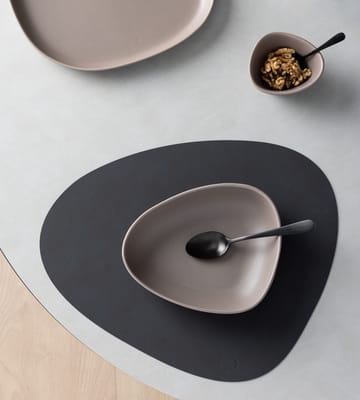 Curve βαθύ πιάτο ψευδοπορσελάνης 19x22 cm - Θερμό Γκρι - LIND DNA