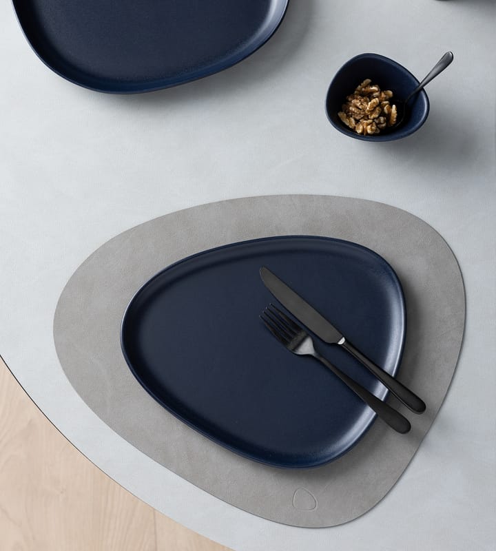 Curve πιάτο ψευδοπορσελάνης 26x30 cm, μπλε του ναυτικού LIND DNA