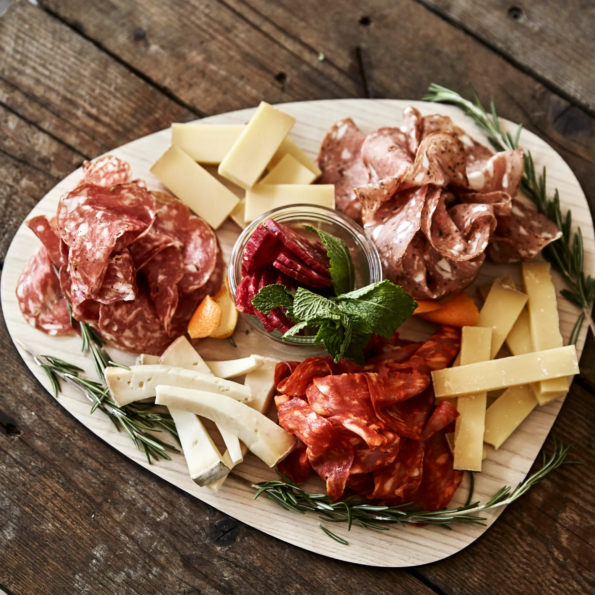 Cut & Serve καμπύλη επιφάνεια κοπής L, Δεσποτάκι LIND DNA