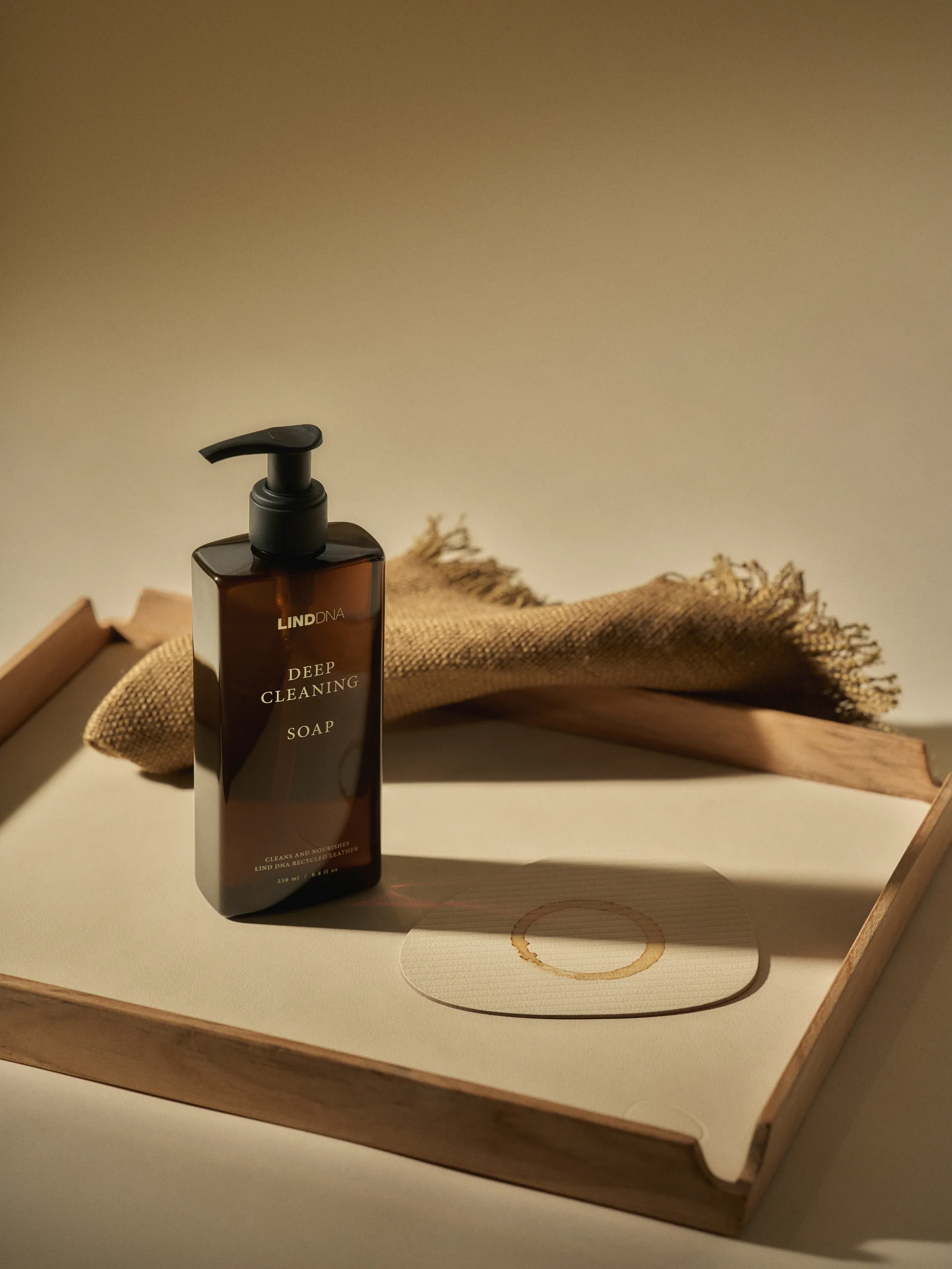 LIND DNA σαπούνι για βαθύ καθαρισμό, 480 ml LIND DNA