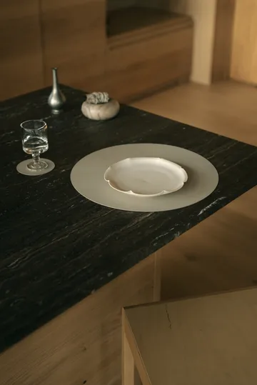 Nupo σουπλά τραπεζιού - Oyster white, circle, L - LIND DNA