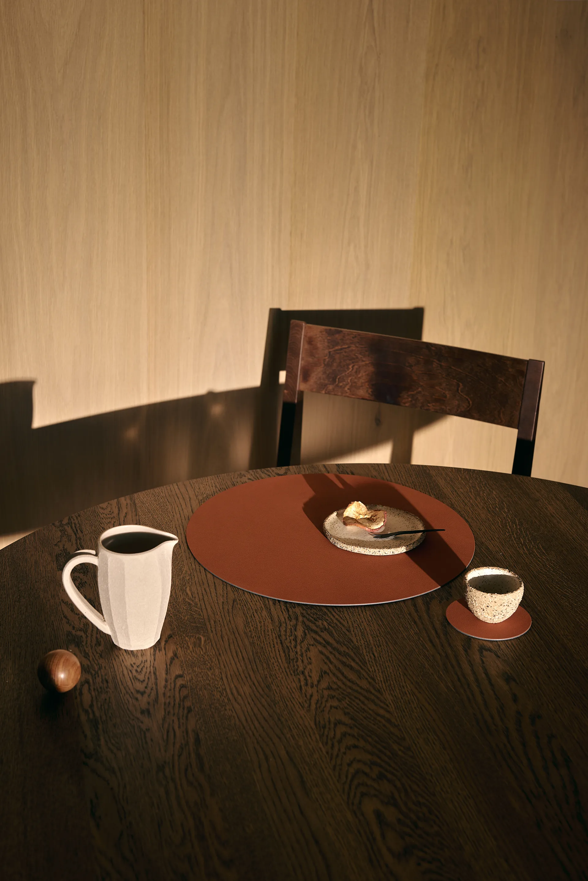 Nupo σουπλά τραπεζιού, Rust, circle, L LIND DNA