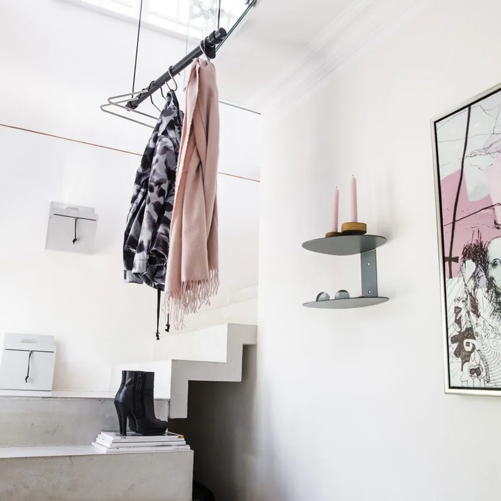 Swing κρεμάστρα, oak black, l, snöre black LIND DNA