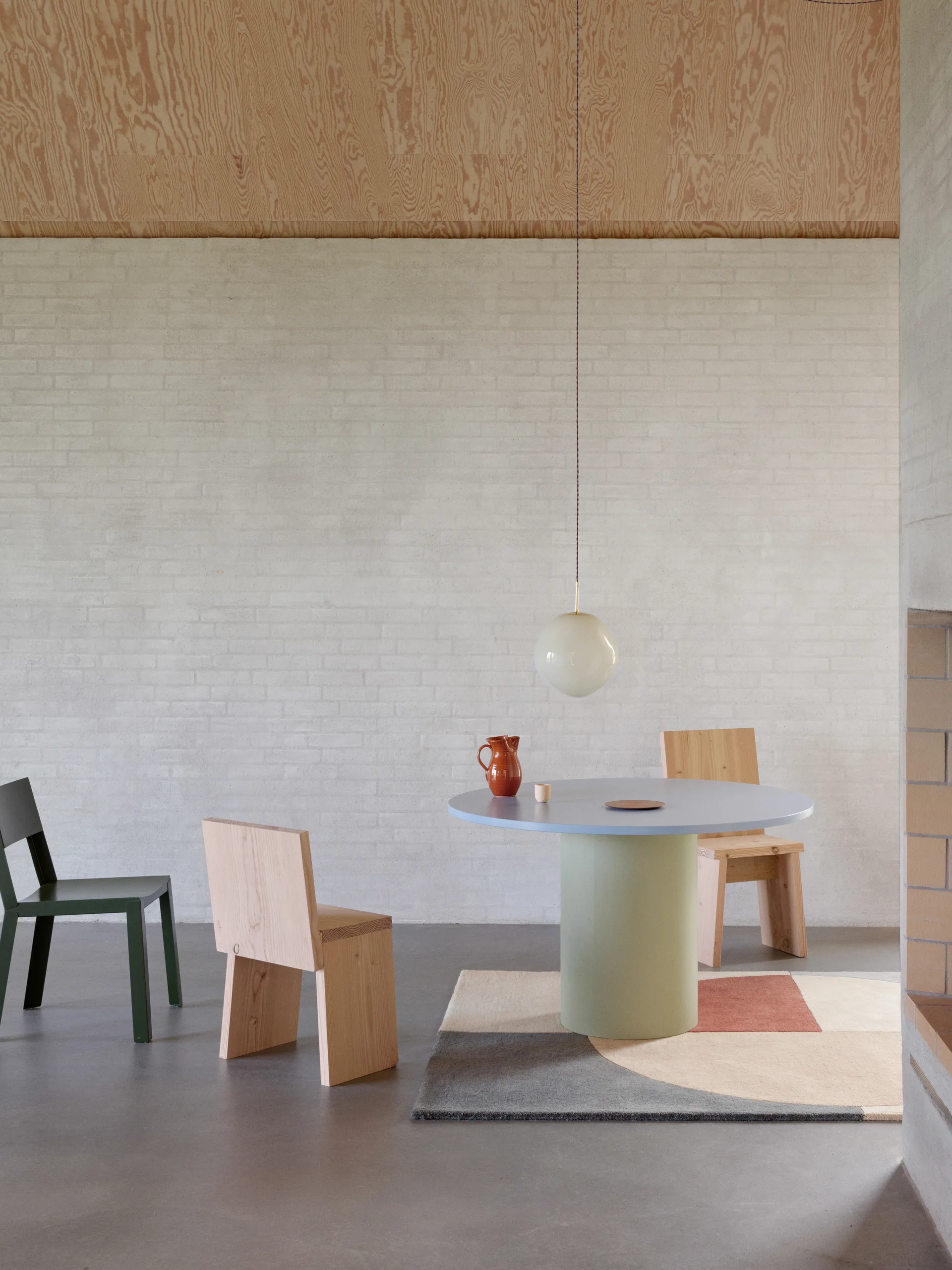 Μάλλινο χαλί, Radiality, Ρουμπινί. 140x200 εκ Linie Design