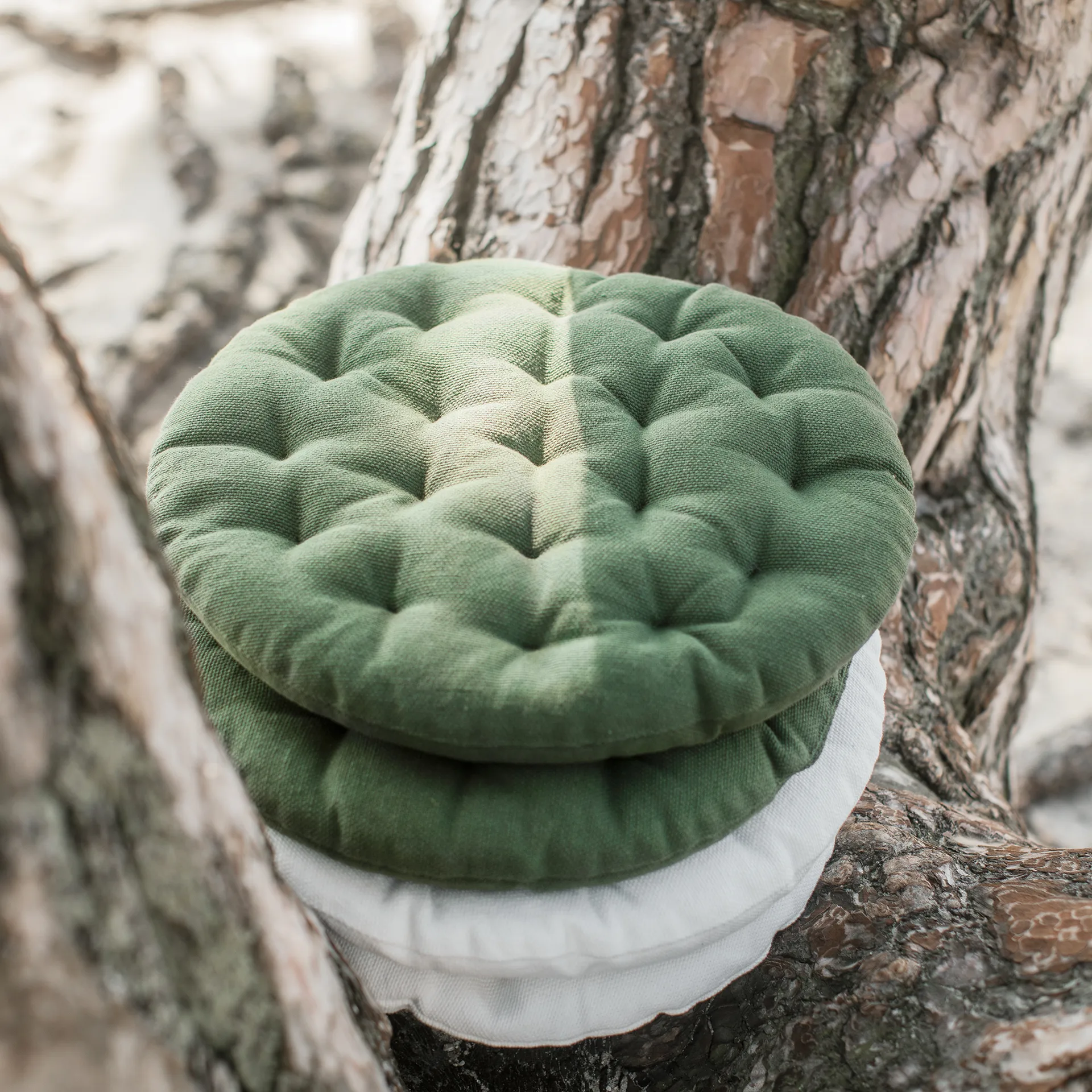 Pepper μαξιλαράκι καρέκλας Ø37 cm, Σκούρο πράσινο της ελιάς Linum