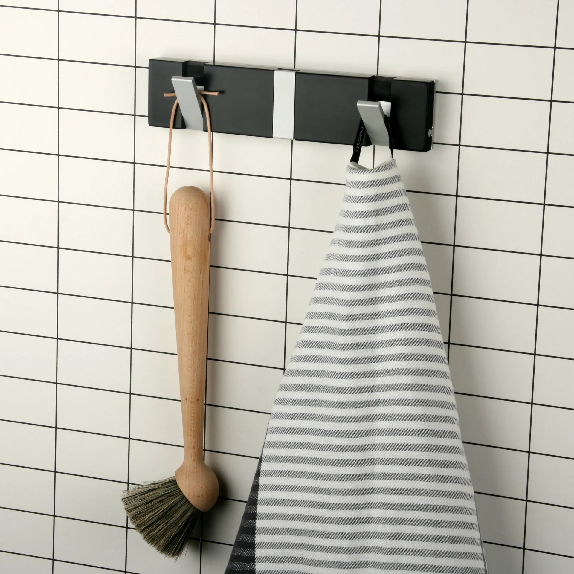 Loca Knax κρεμάστρα 20 cm komposit, μαύρο LoCa