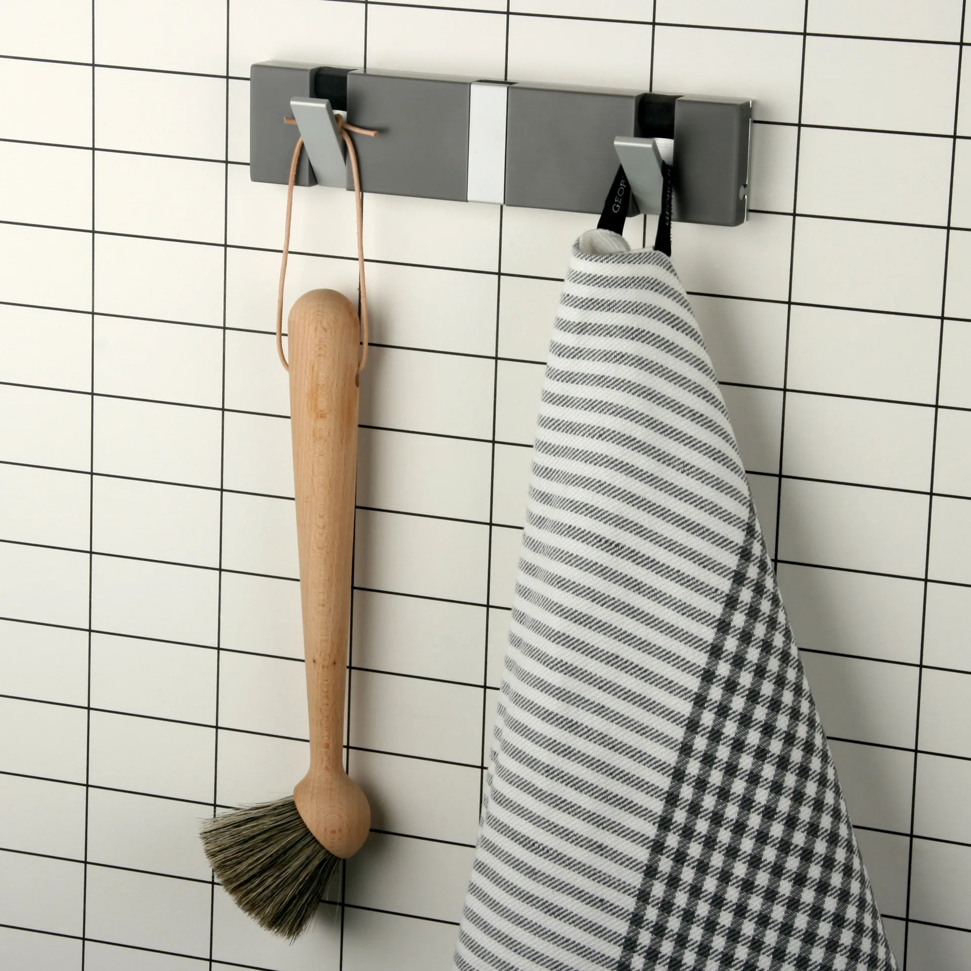 Loca Knax κρεμάστρα 20 cm komposit, γκρι LoCa