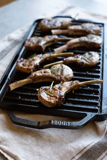 Chef collection αναστρέψιμη πλάκα τηγανίσματος και ψησίματος - 50x25 εκ. - Lodge