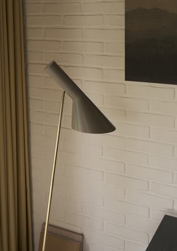 AJ φψτιστικό δαπέδου - Brass-warm grey - Louis Poulsen