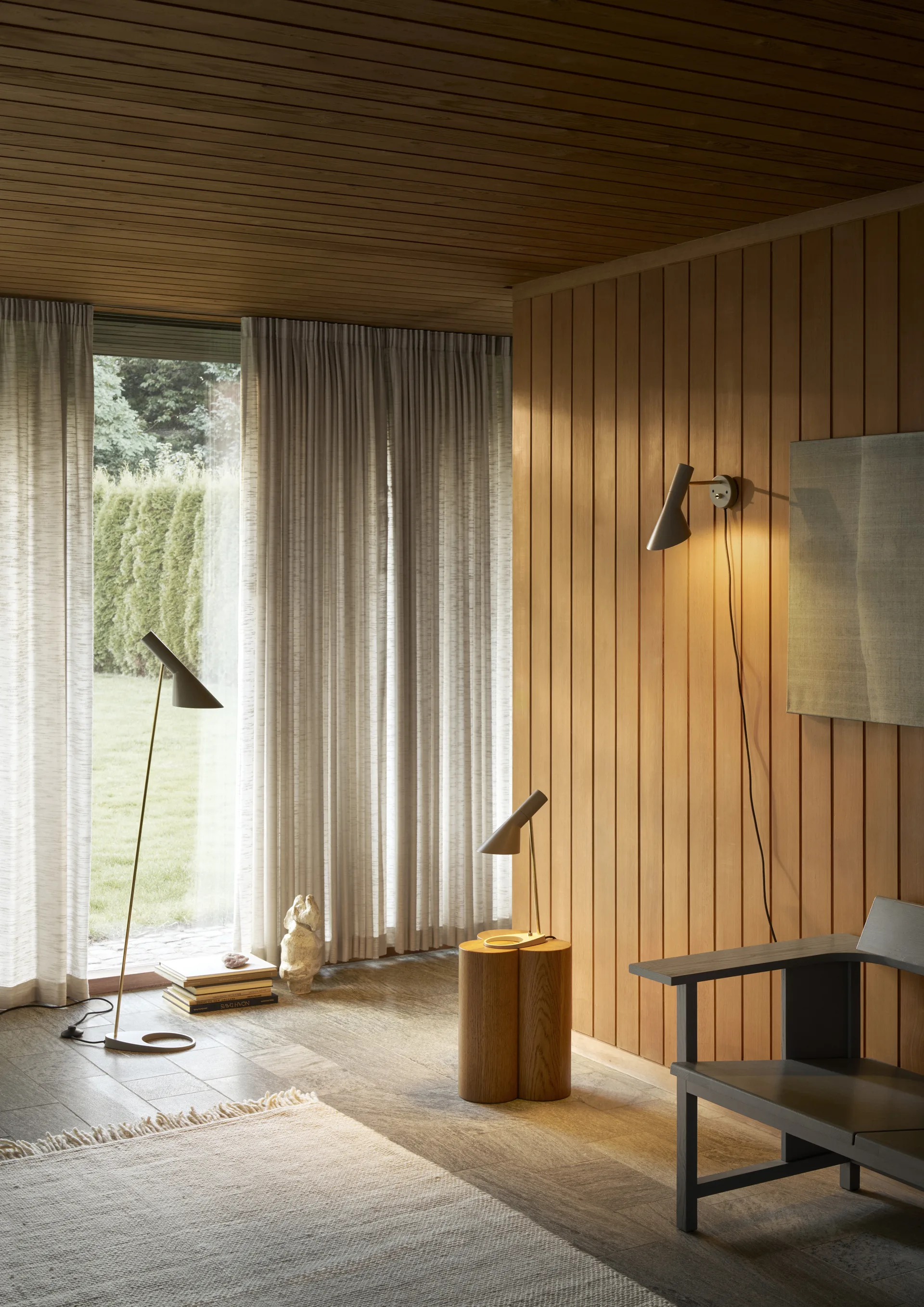 AJ φωτιστικό τοίχου, Brass-warm grey Louis Poulsen