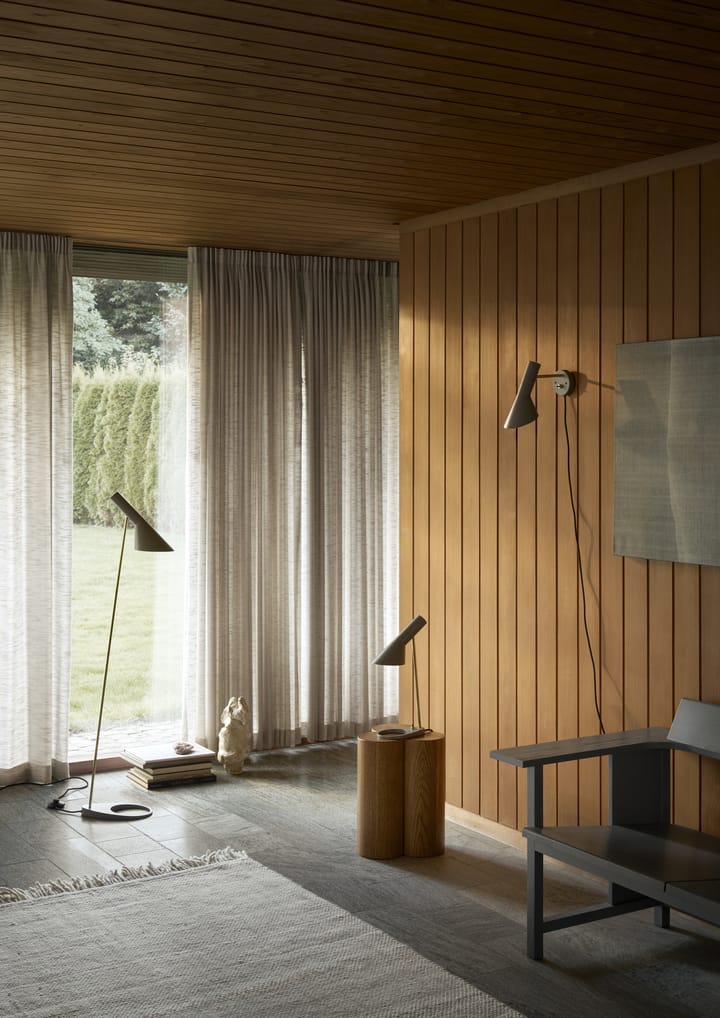 AJ MINI επιτραπέζιο φωτιστικό, Brass-warm grey Louis Poulsen