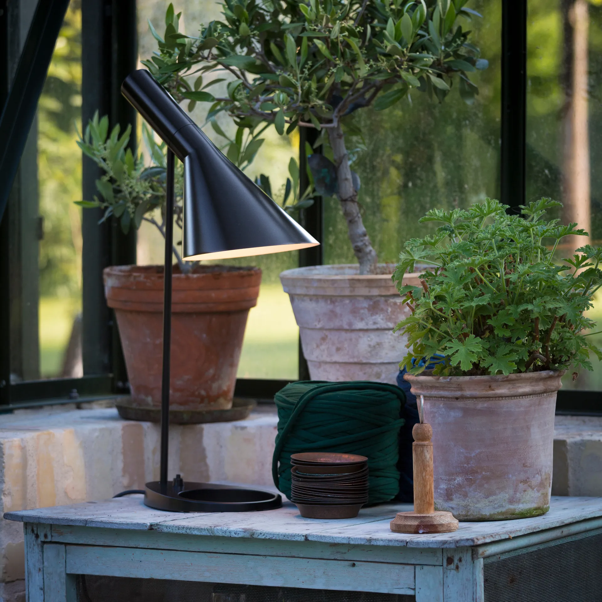 AJ επιτραπέζιο φωτιστικό, Μαύρο Louis Poulsen