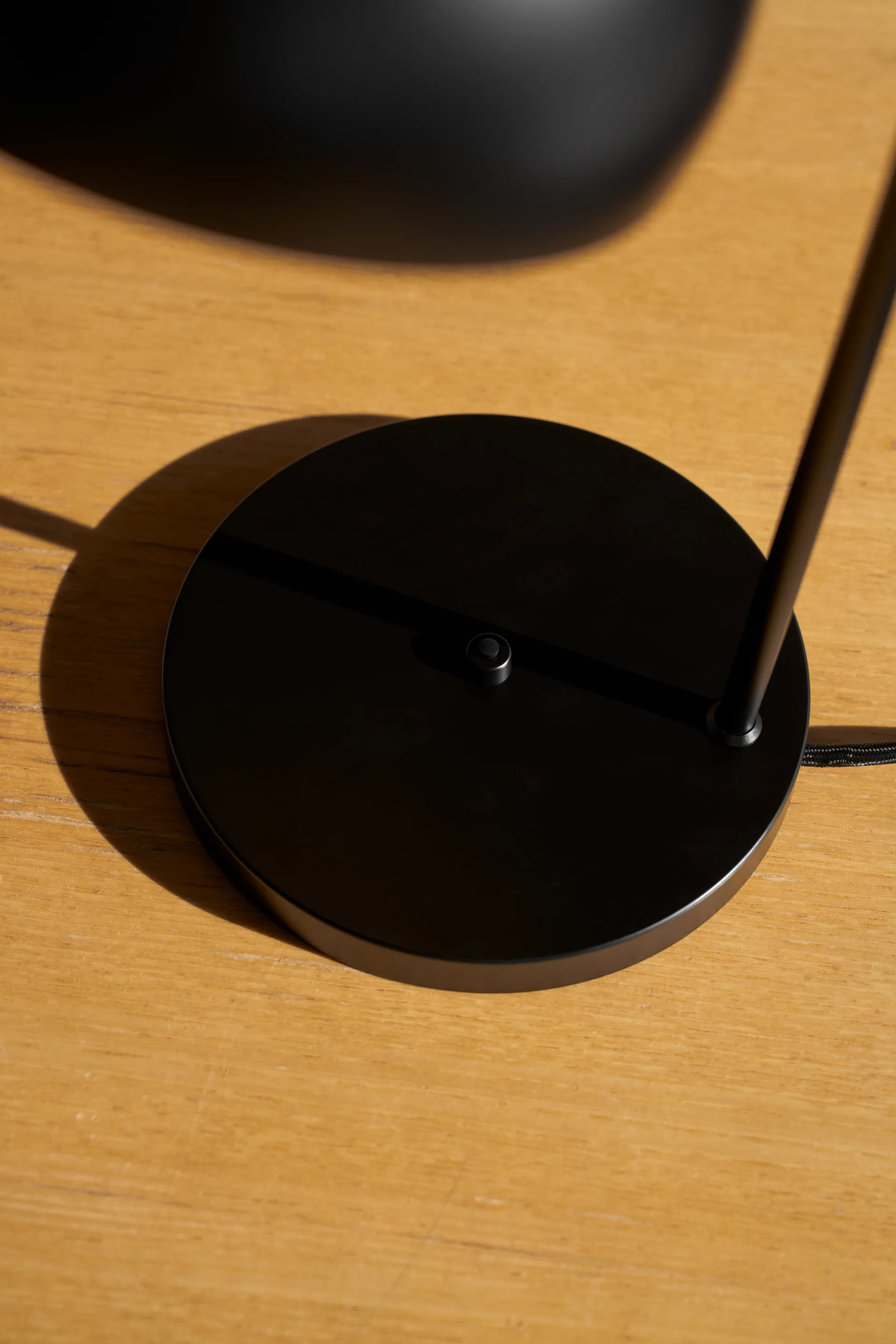 FJ Elements επιτραπέζιο φωτιστικό Ø17,5 cm, Black Louis Poulsen