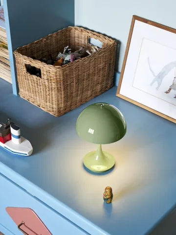 Panthella 160 Portable v3 επιτραπέζιο φωτιστικό - Green - Louis Poulsen