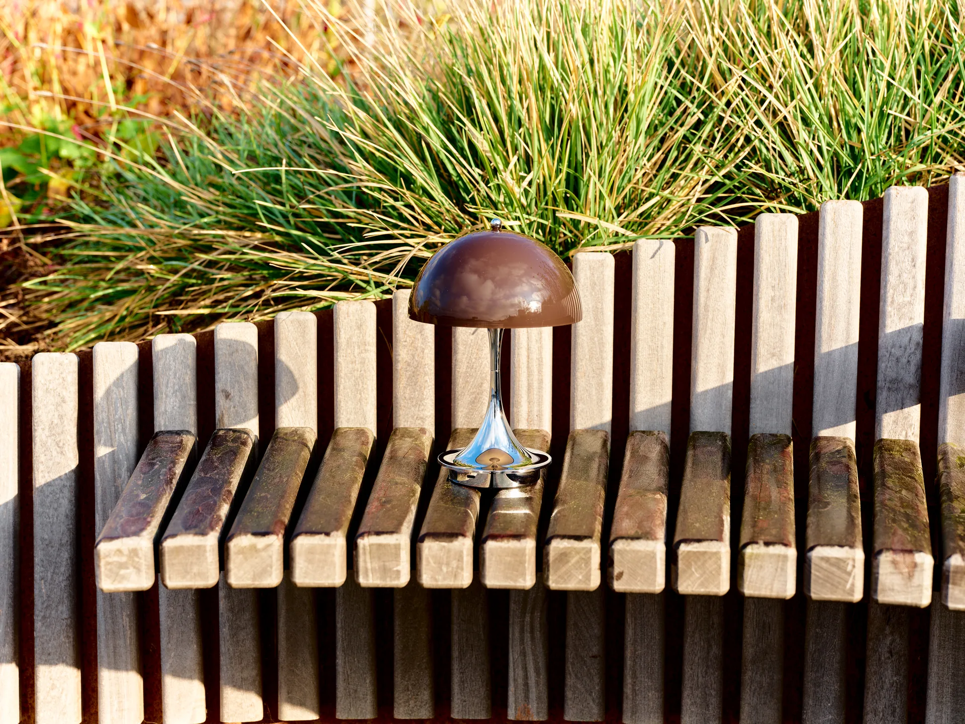 Panthella 160 Portable v3 επιτραπέζιο φωτιστικό, Original Opal Brown Louis Poulsen