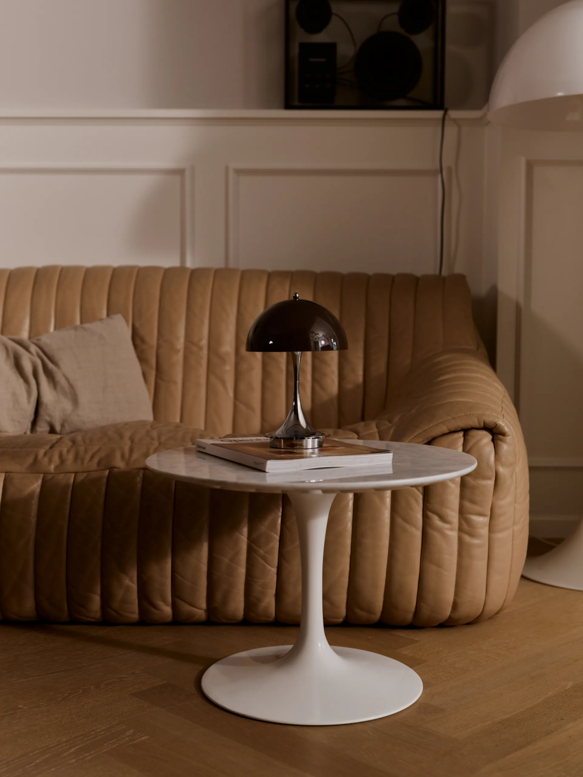 Panthella 160 Portable v3 επιτραπέζιο φωτιστικό, Original Opal Brown Louis Poulsen