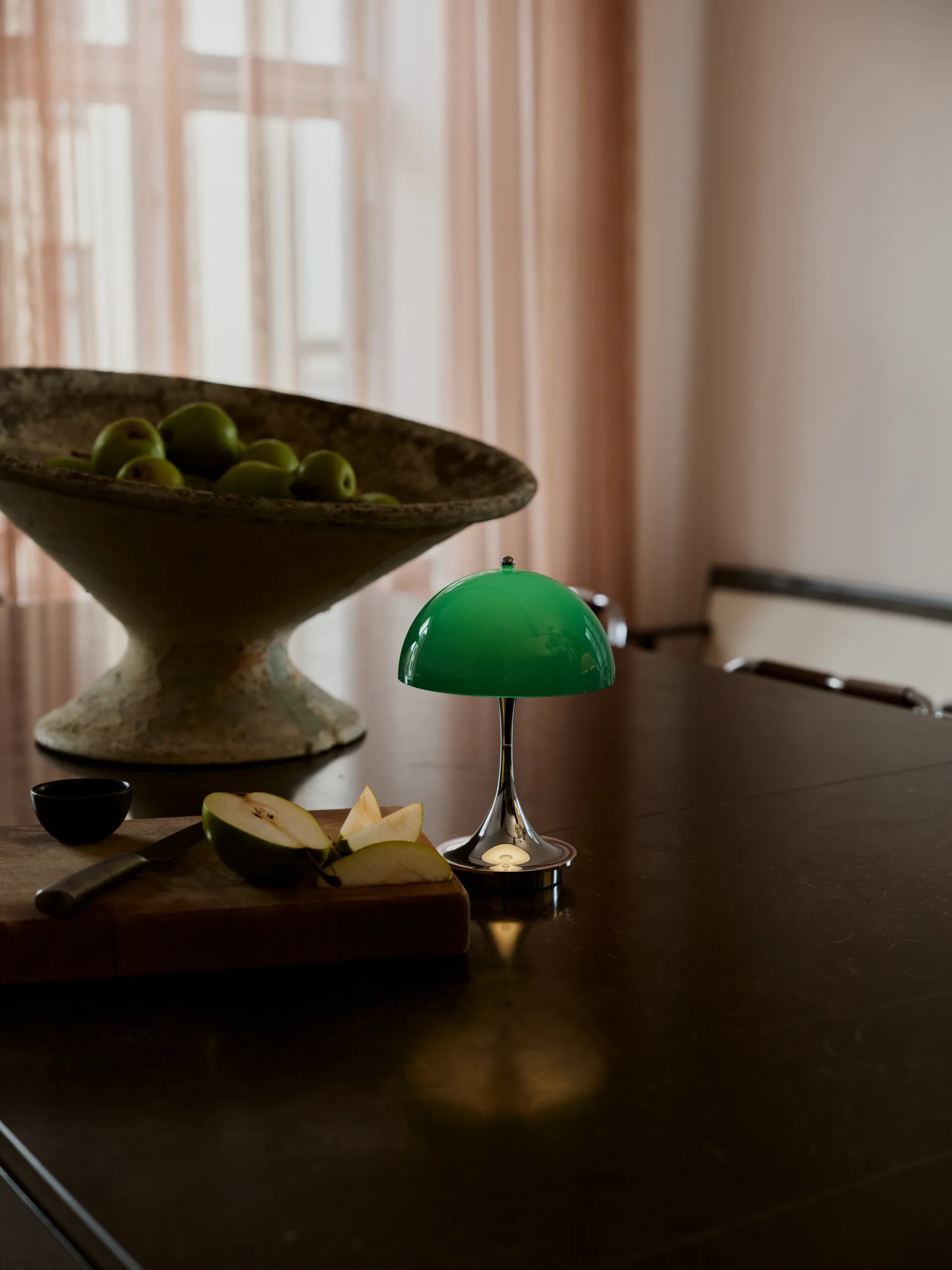 Panthella 160 Portable v3 επιτραπέζιο φωτιστικό, Original Opal Green Louis Poulsen