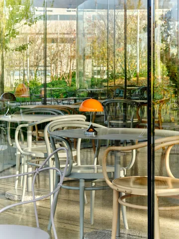 Panthella 160 Portable v3 επιτραπέζιο φωτιστικό - Original Opal Orange - Louis Poulsen