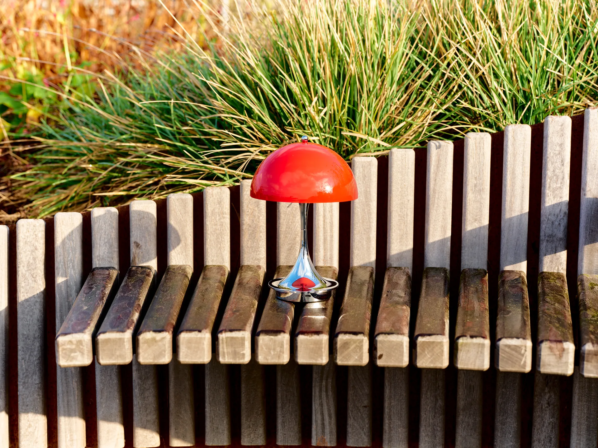 Panthella 160 Portable v3 επιτραπέζιο φωτιστικό, Original Opal Red Louis Poulsen