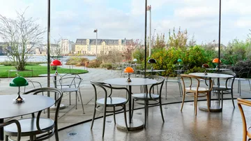 Panthella 160 Portable v3 επιτραπέζιο φωτιστικό - Original Opal Red - Louis Poulsen