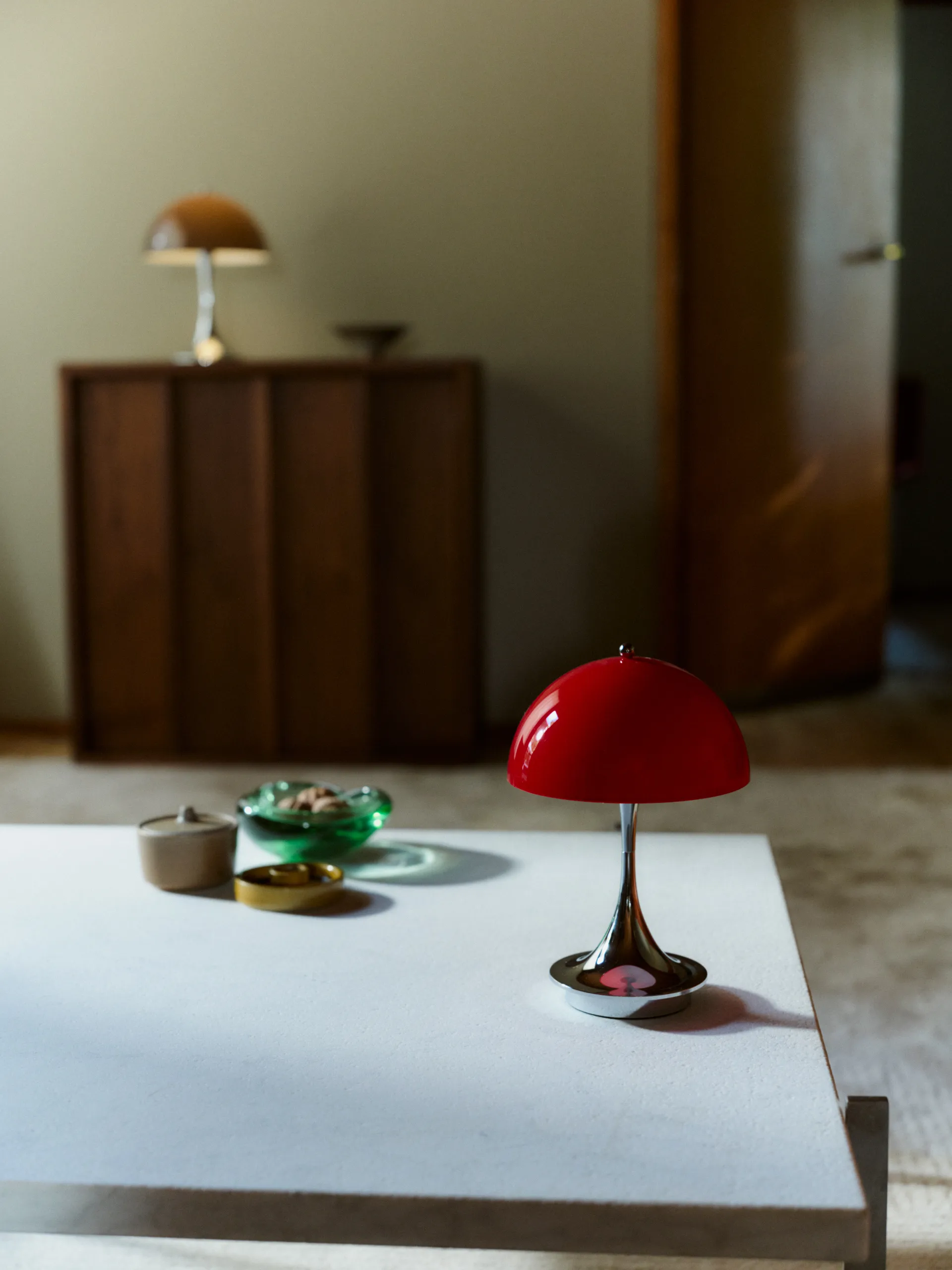 Panthella 160 Portable v3 επιτραπέζιο φωτιστικό, Original Opal Red Louis Poulsen