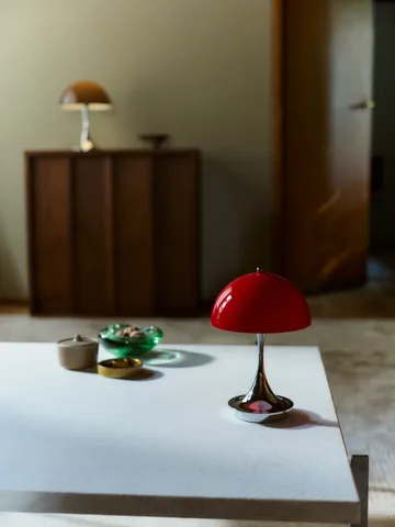 Panthella 160 Portable v3 επιτραπέζιο φωτιστικό - Original Opal Red - Louis Poulsen