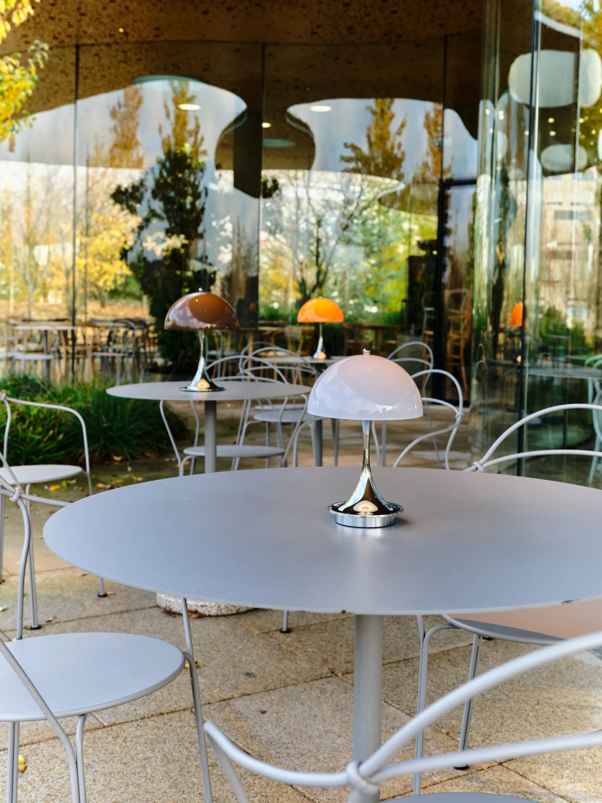 Panthella 250 φορητό επιτραπέζιο φωτιστικό V3, Original Opal Brown Louis Poulsen