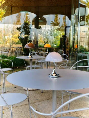 Panthella 250 φορητό επιτραπέζιο φωτιστικό V3 - Original Opal Brown - Louis Poulsen