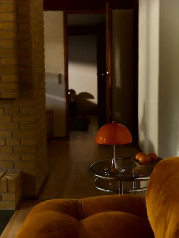 Panthella 250 φορητό επιτραπέζιο φωτιστικό V3 - Original Opal Red - Louis Poulsen