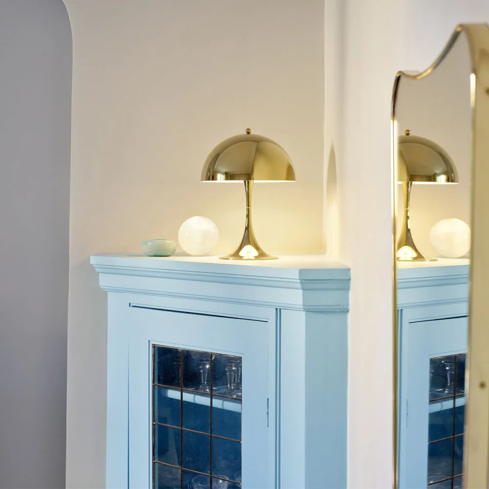 Φορητό επιτραπέζιο φωτιστικό Panthella 250, Ορείχαλκος Louis Poulsen