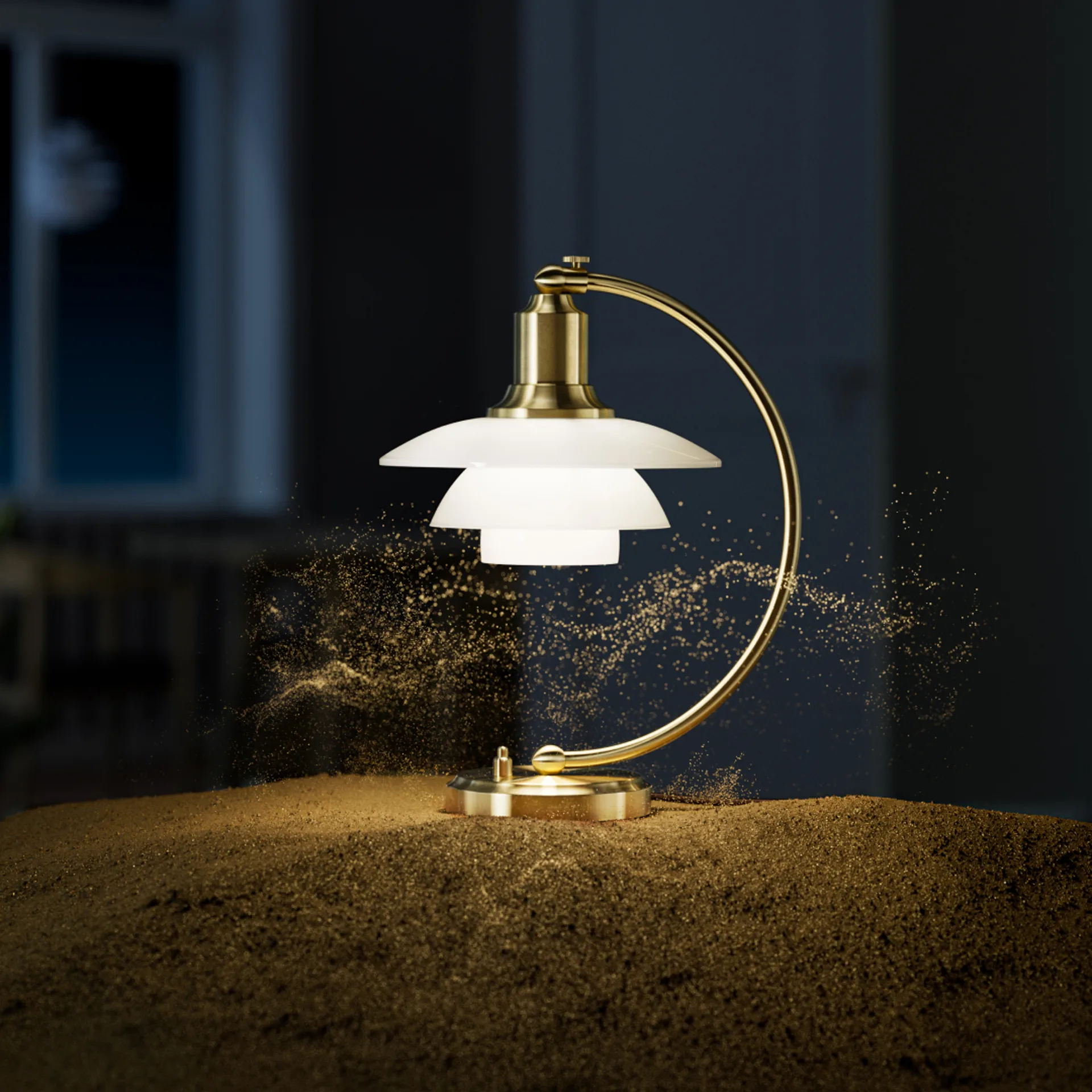 PH 2/2 Luna επιτραπέζιο φωτιστικό limited edition, Ορείχαλκος-οπαλίνα Louis Poulsen