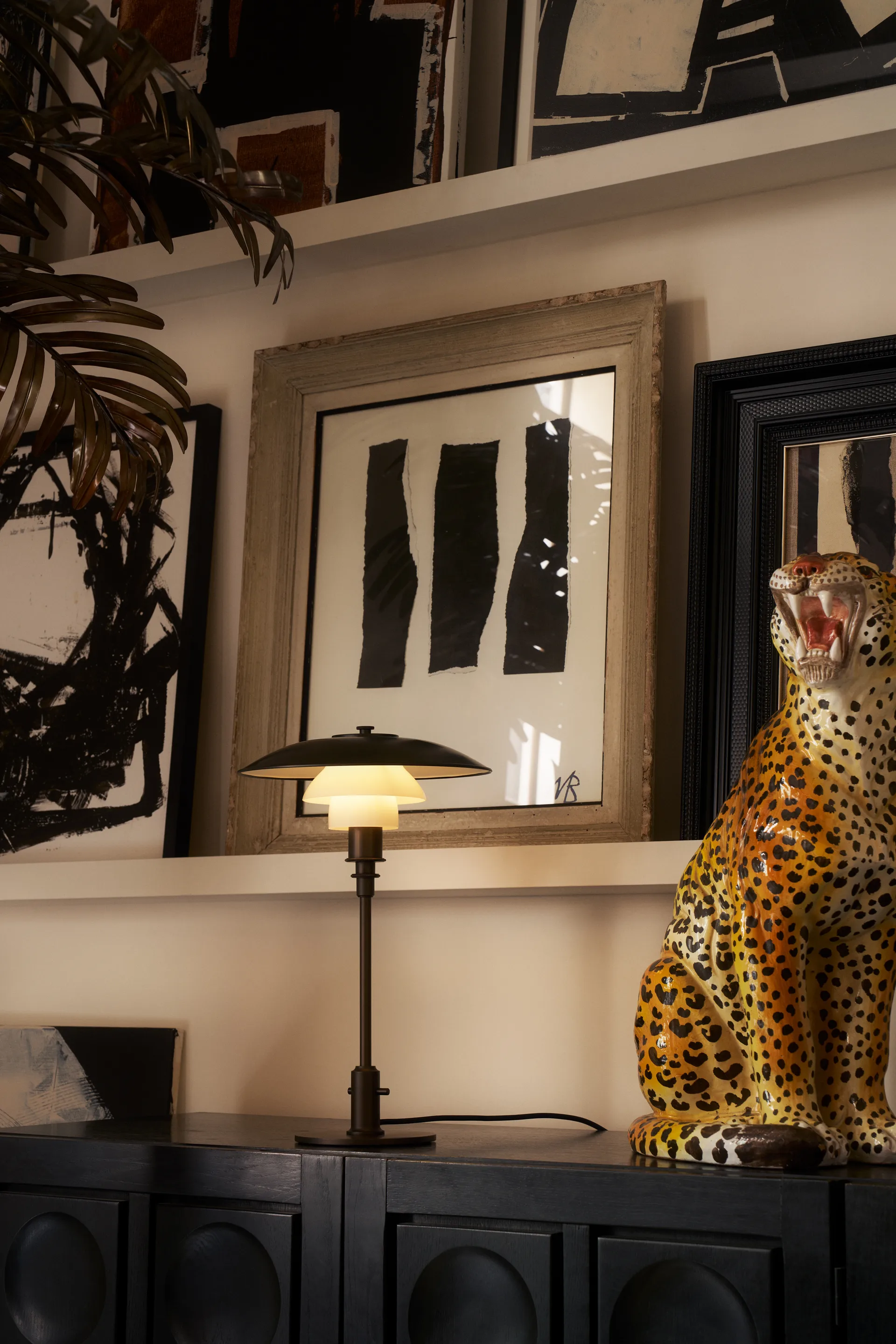 PH 3/2 Luna επιτραπέζιο φωτιστικό, Aged brass-Οπαλικό γυαλί Louis Poulsen