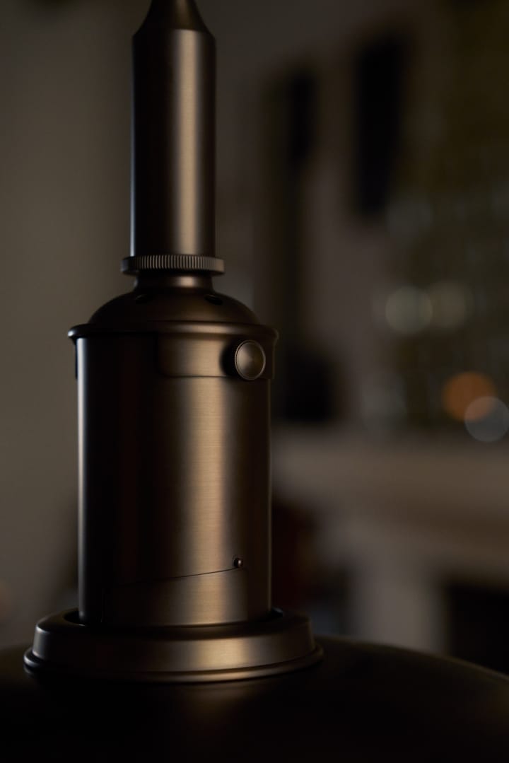 PH 3/3 Luna κρεμαστό φωτιστικό, Aged brass-Οπαλικό γυαλί Louis Poulsen