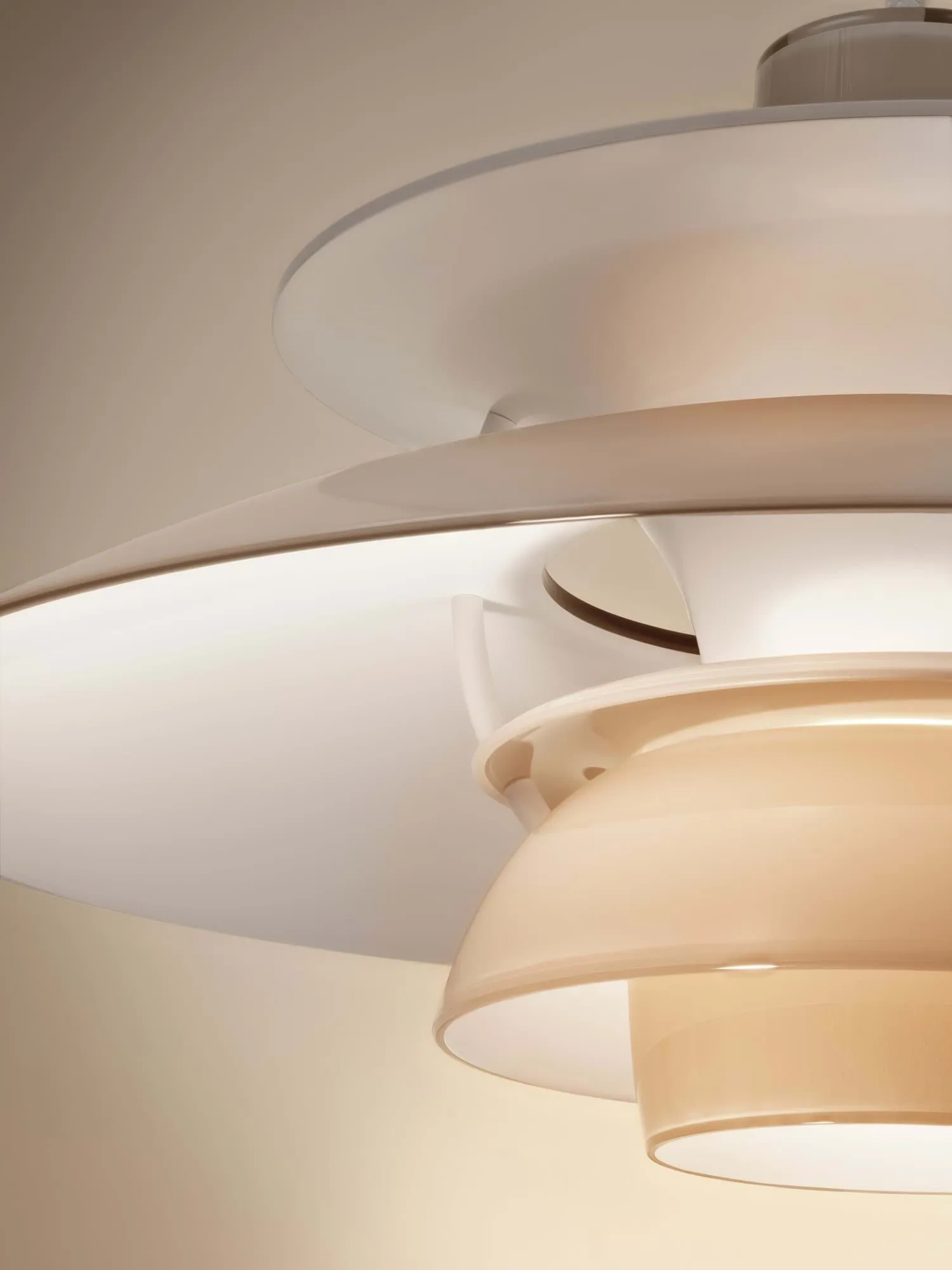PH 5 κρεμαστό φωτιστικό Ø32 εκ., Opal beige Louis Poulsen