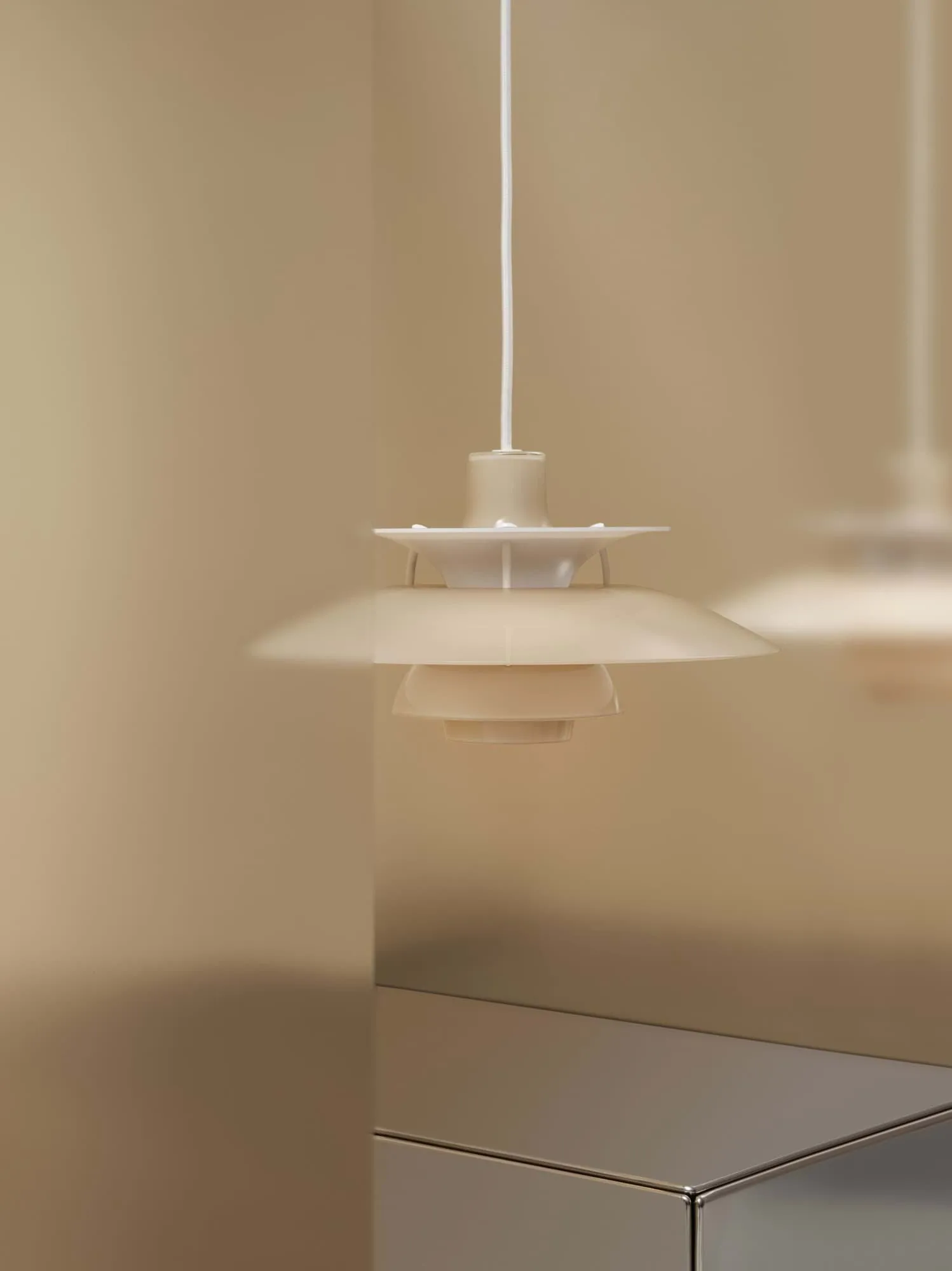 PH 5 κρεμαστό φωτιστικό Ø32 εκ., Opal beige Louis Poulsen