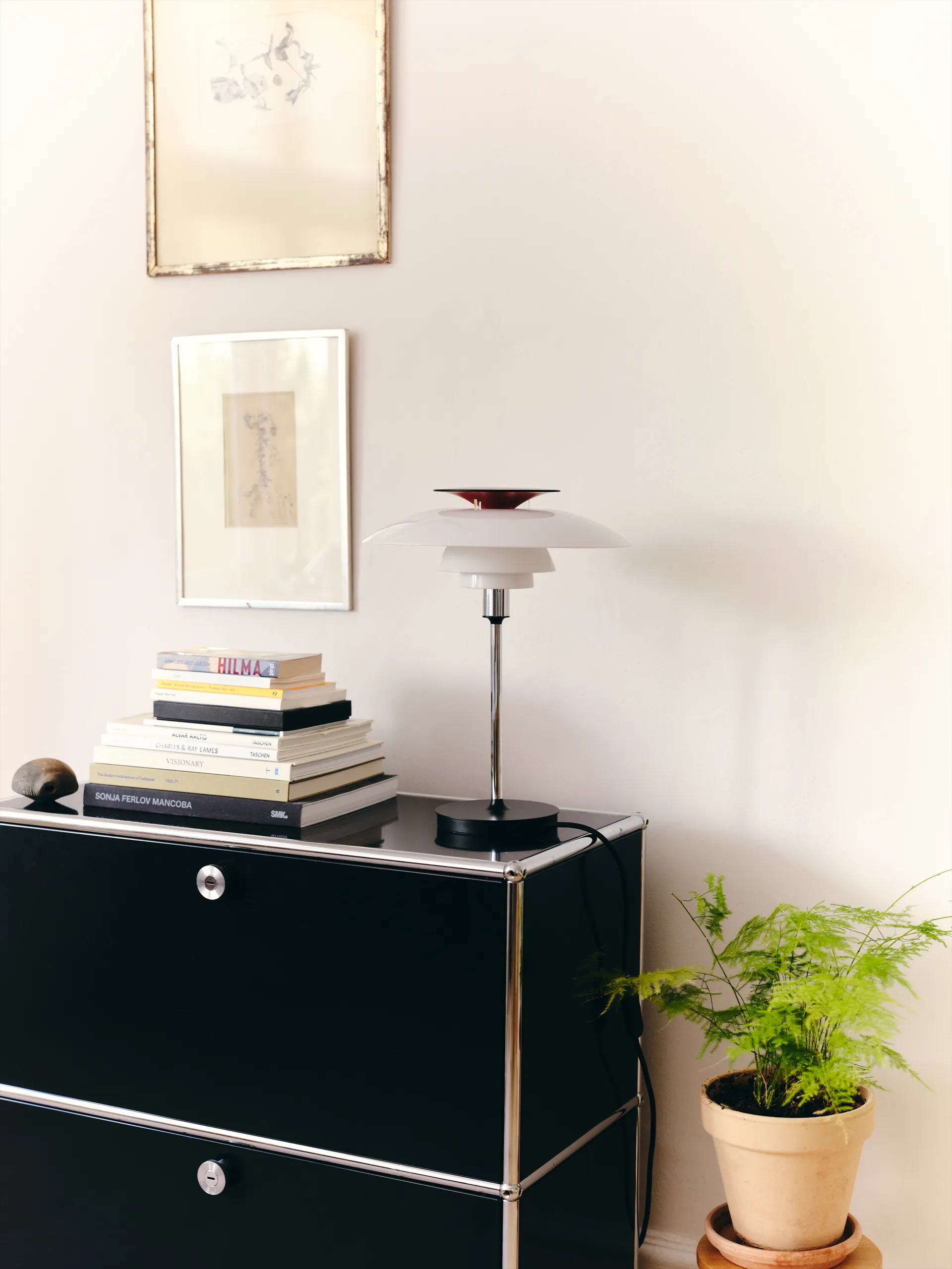 PH 80 επιτραπέζιο φωτιστικό, Λευκό οπάλ, επιχρωμιωμένο Louis Poulsen