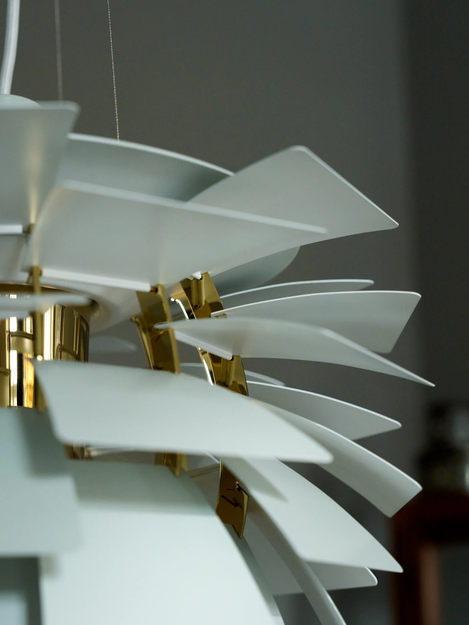 PH Artichoke κρεμαστό φωτιστικό Ø60 cm, Dusty green-brass metallised Louis Poulsen