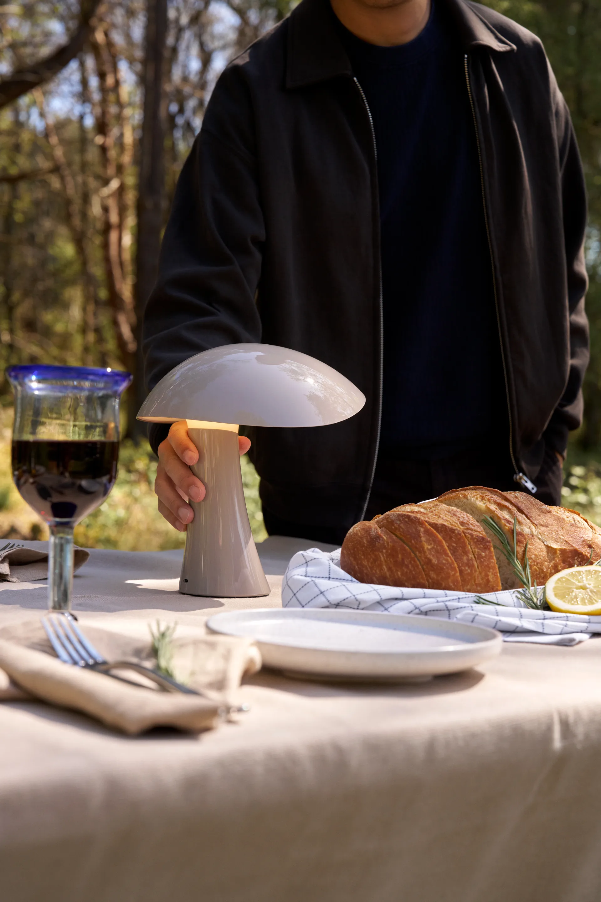 Rumee 220 φορητό επιτραπέζιο φωτιστικό, Earth Grey Louis Poulsen