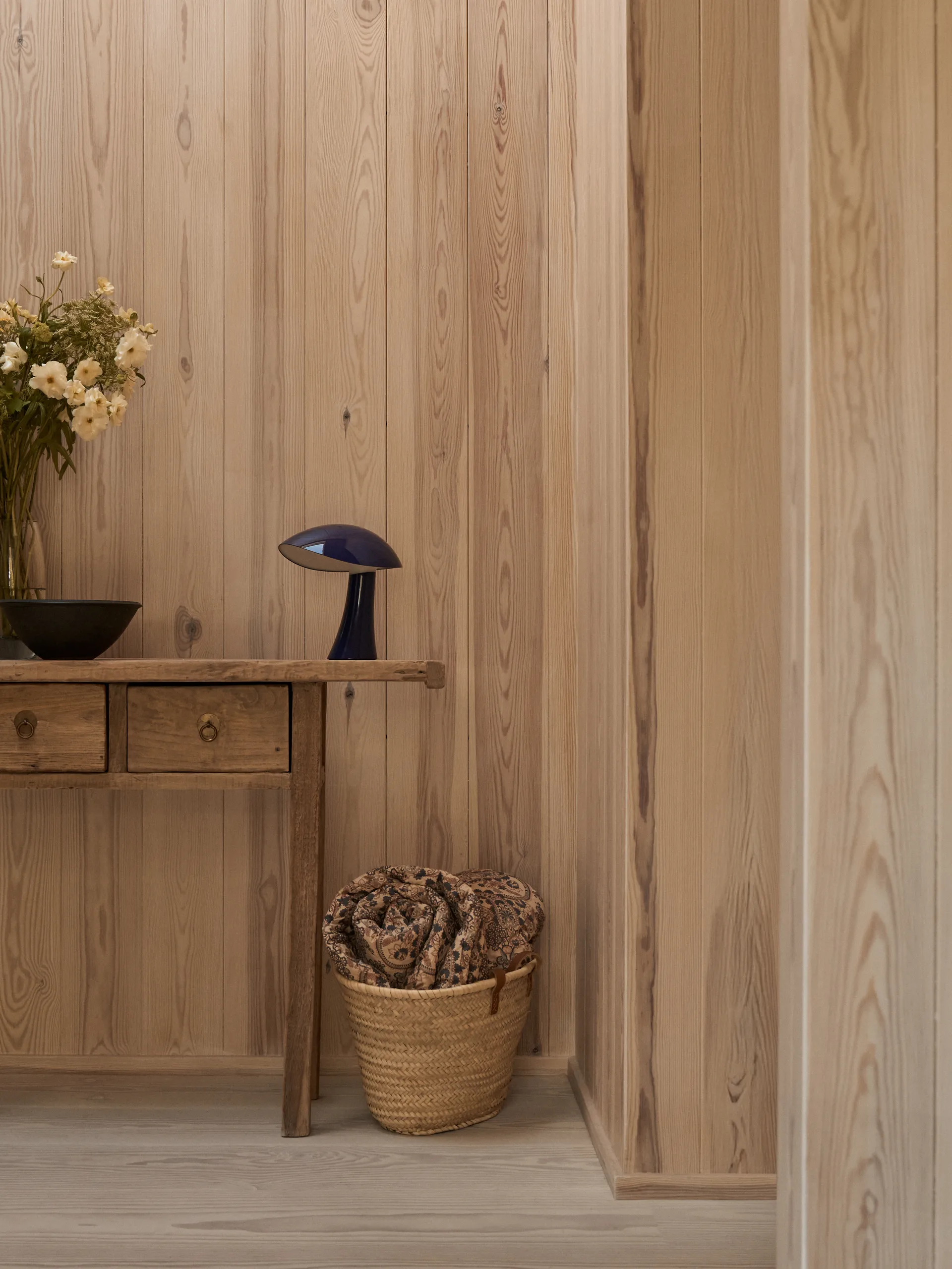 Rumee 220 φορητό επιτραπέζιο φωτιστικό, Night Blue Louis Poulsen