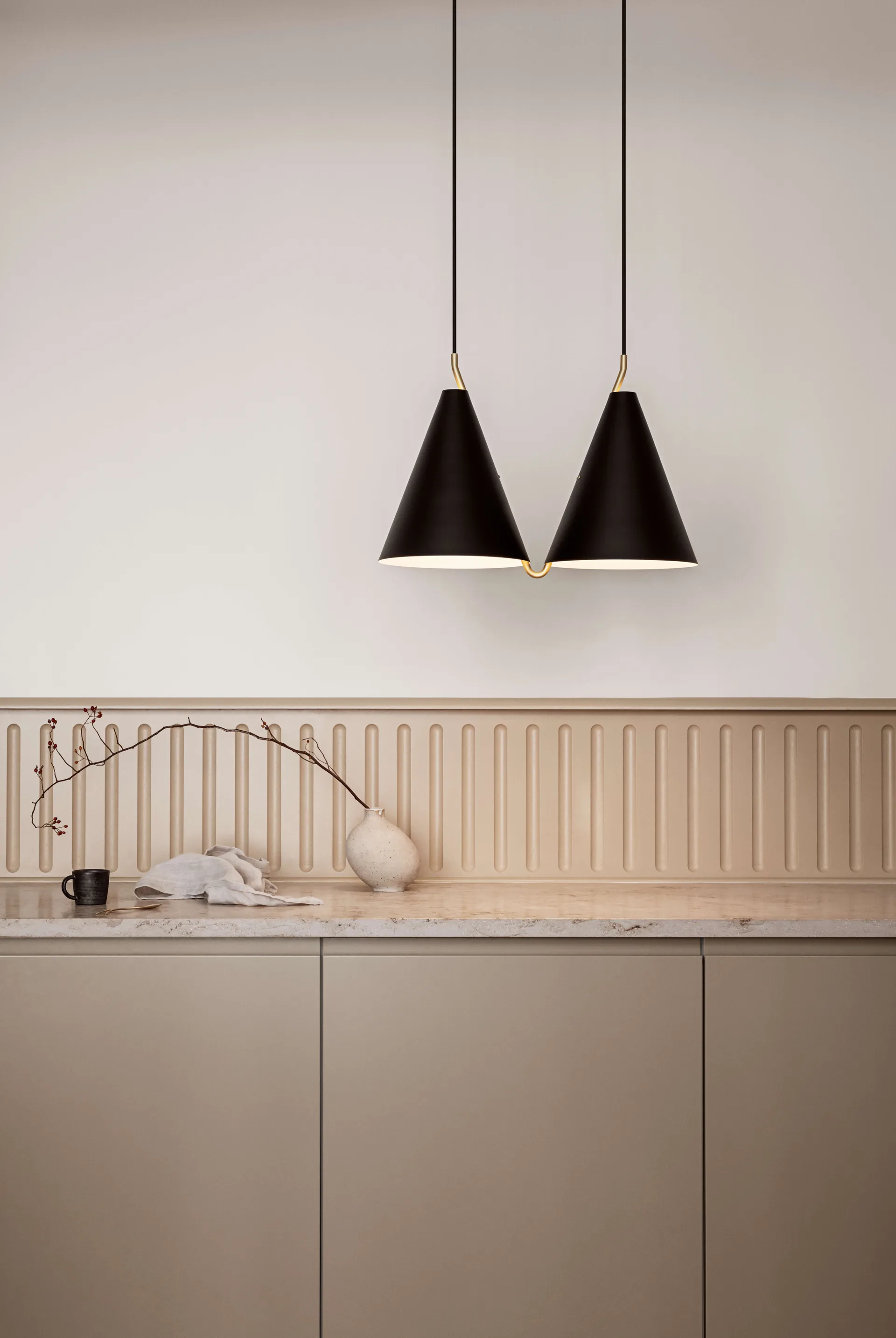 Κρεμαστό φωτιστικό Mosaik II Side by Side 250, Black LYFA