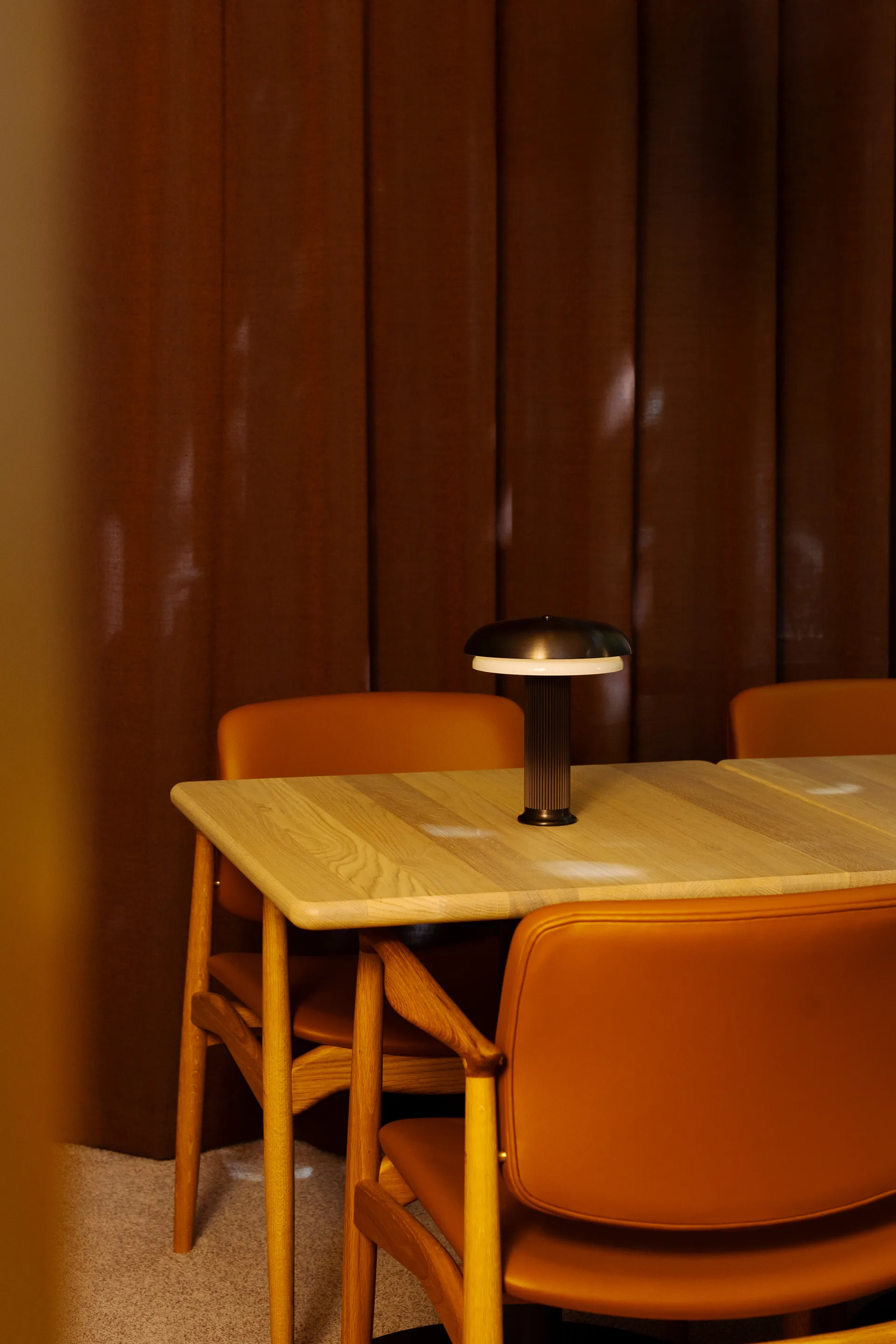 Noote επιτραπέζιο φωτιστικό φορητό, Μπρονζέ LYFA