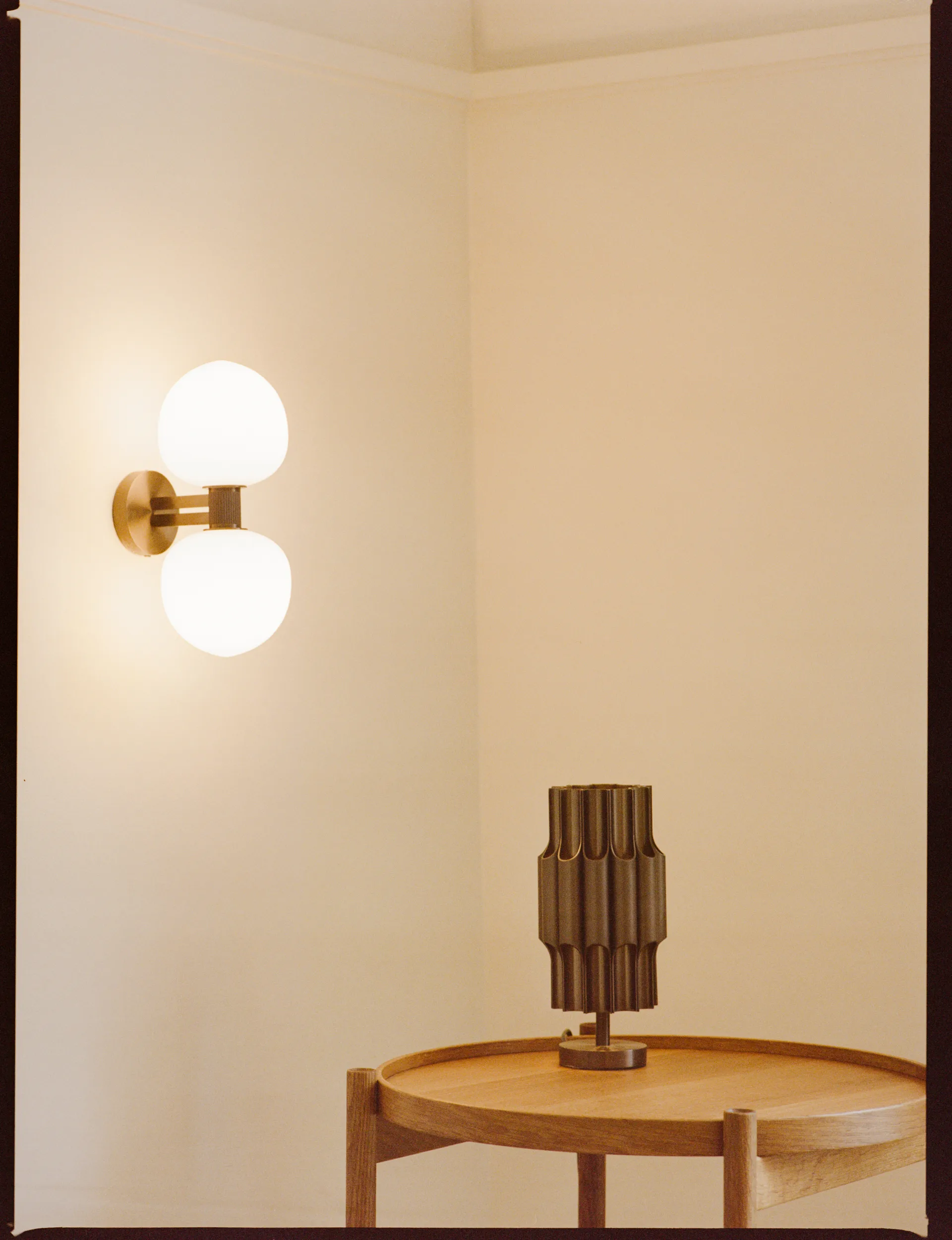 Pan 120 επιτραπέζιο φωτιστικό, Μπρονζέ LYFA