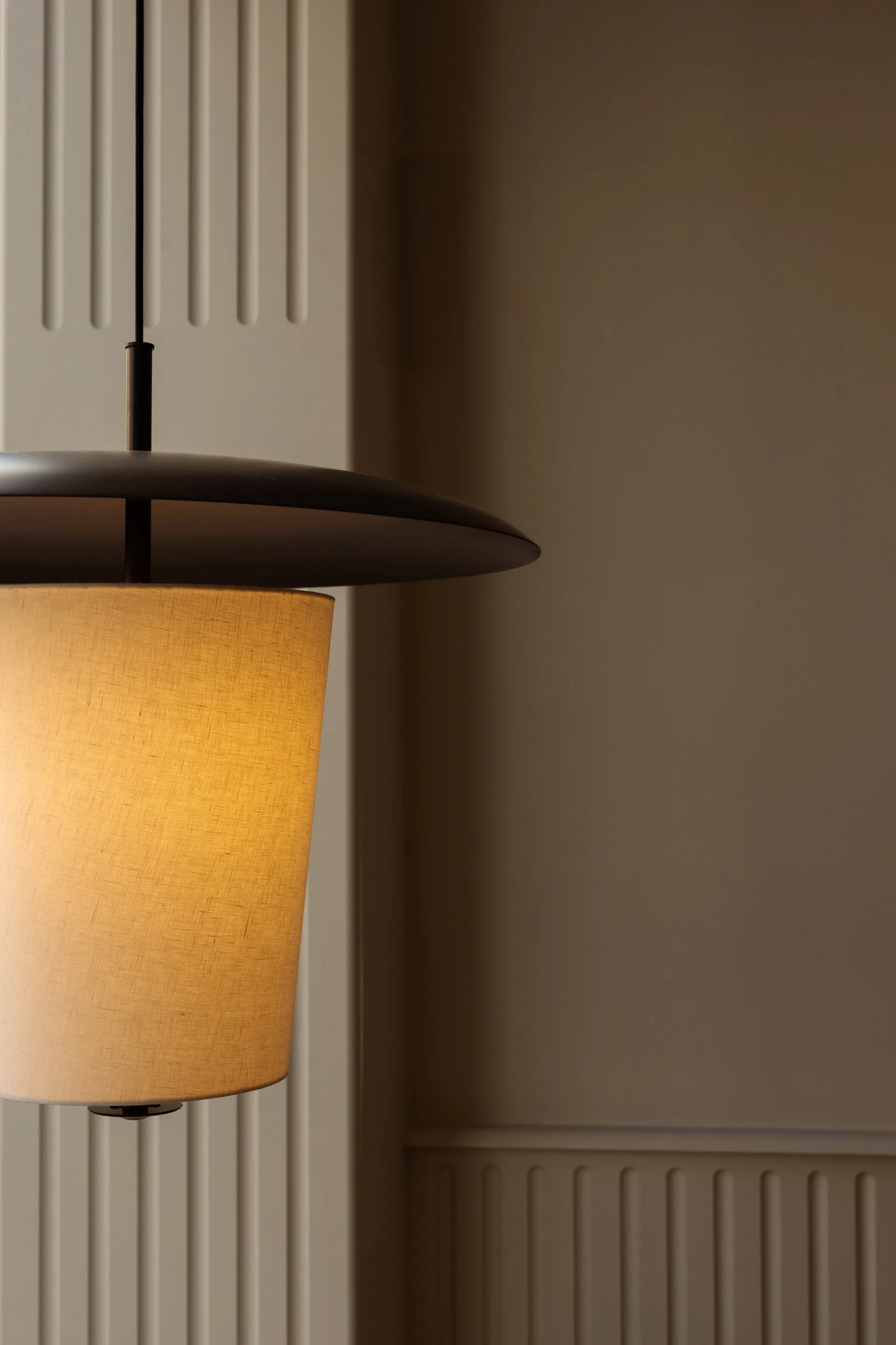 Toton 600 κρεμαστό φωτιστικό, Μπρονζέ LYFA