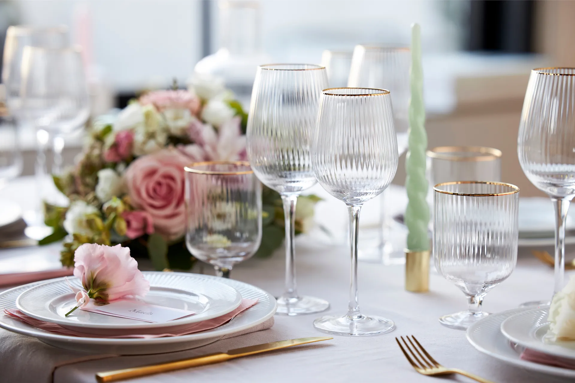 Ποτήρι λευκού κρασιού Palermo Gold 30 cl σε συσκευασία 4 τεμαχίων, Καθαρό-χρυσό Lyngby Glas