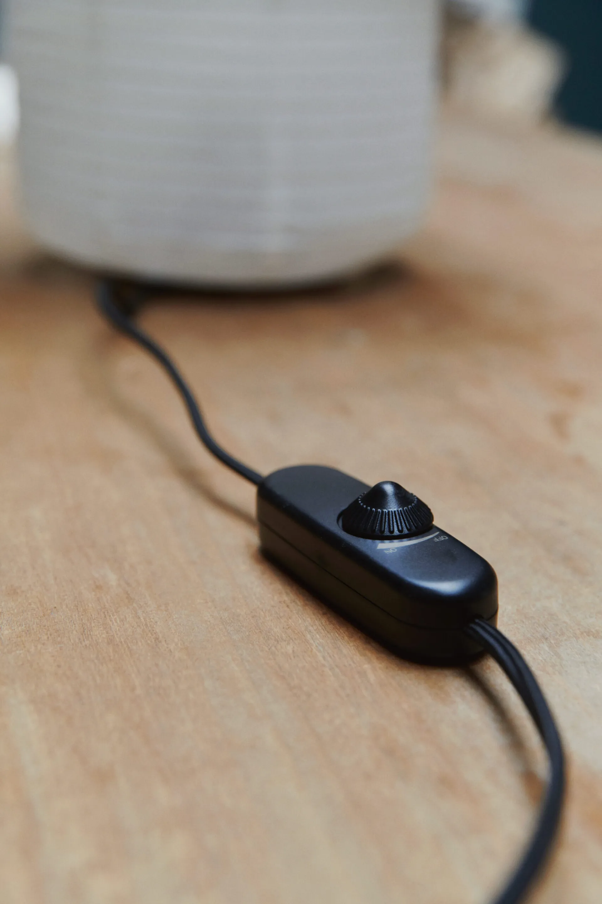 Επιτραπέζιο φωτιστικό Papier Double Ø30 cm, White Made By Hand