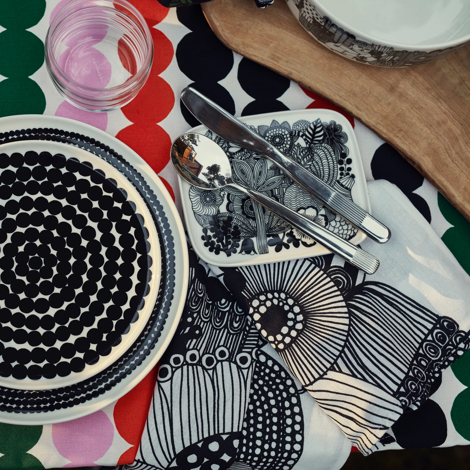 Räsymatto πιάτο, μαύρο λευκό Marimekko