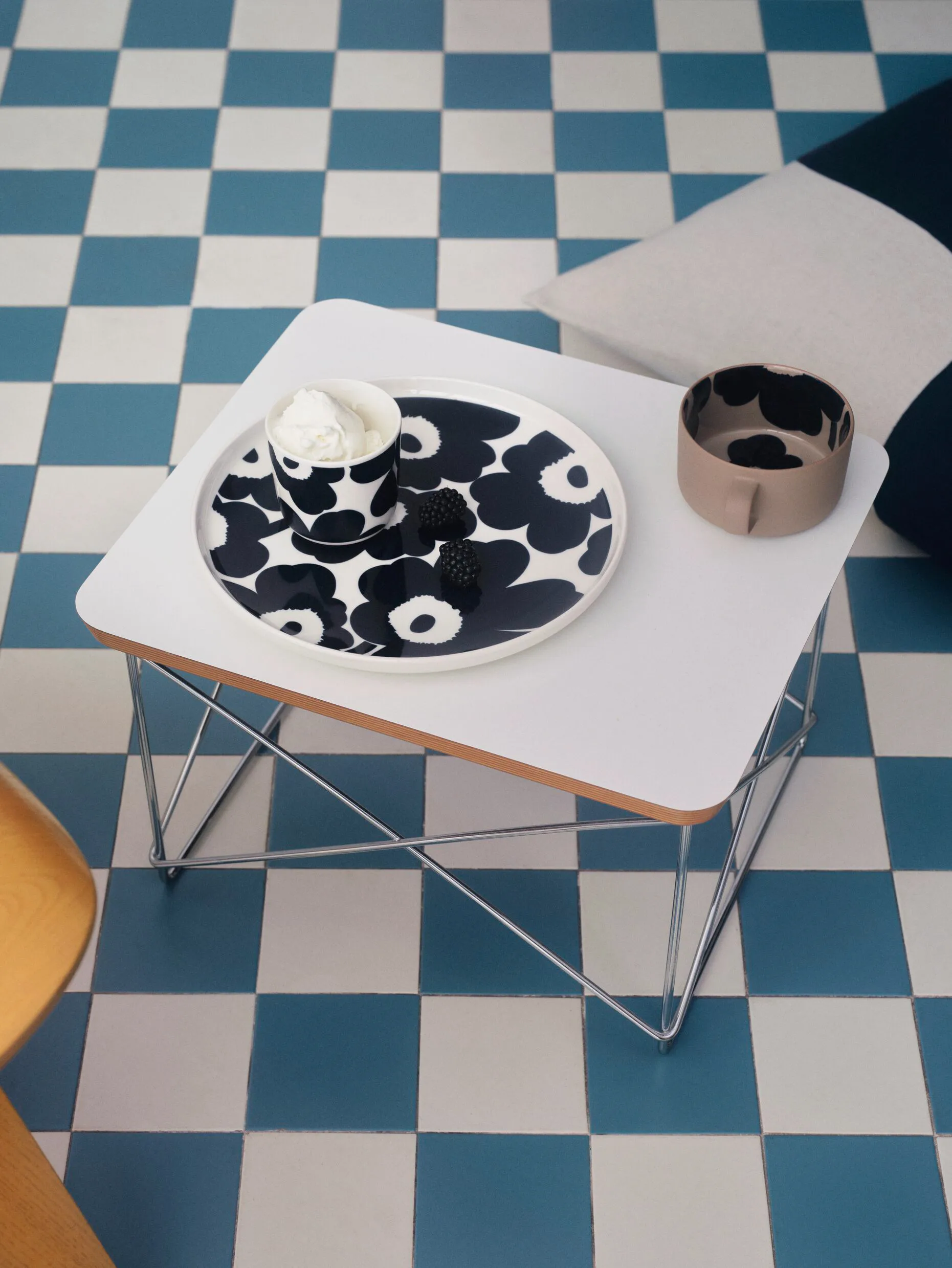 Πιάτο Unikko Ø25 cm, Άσπρο-σκούρο μπλε Marimekko