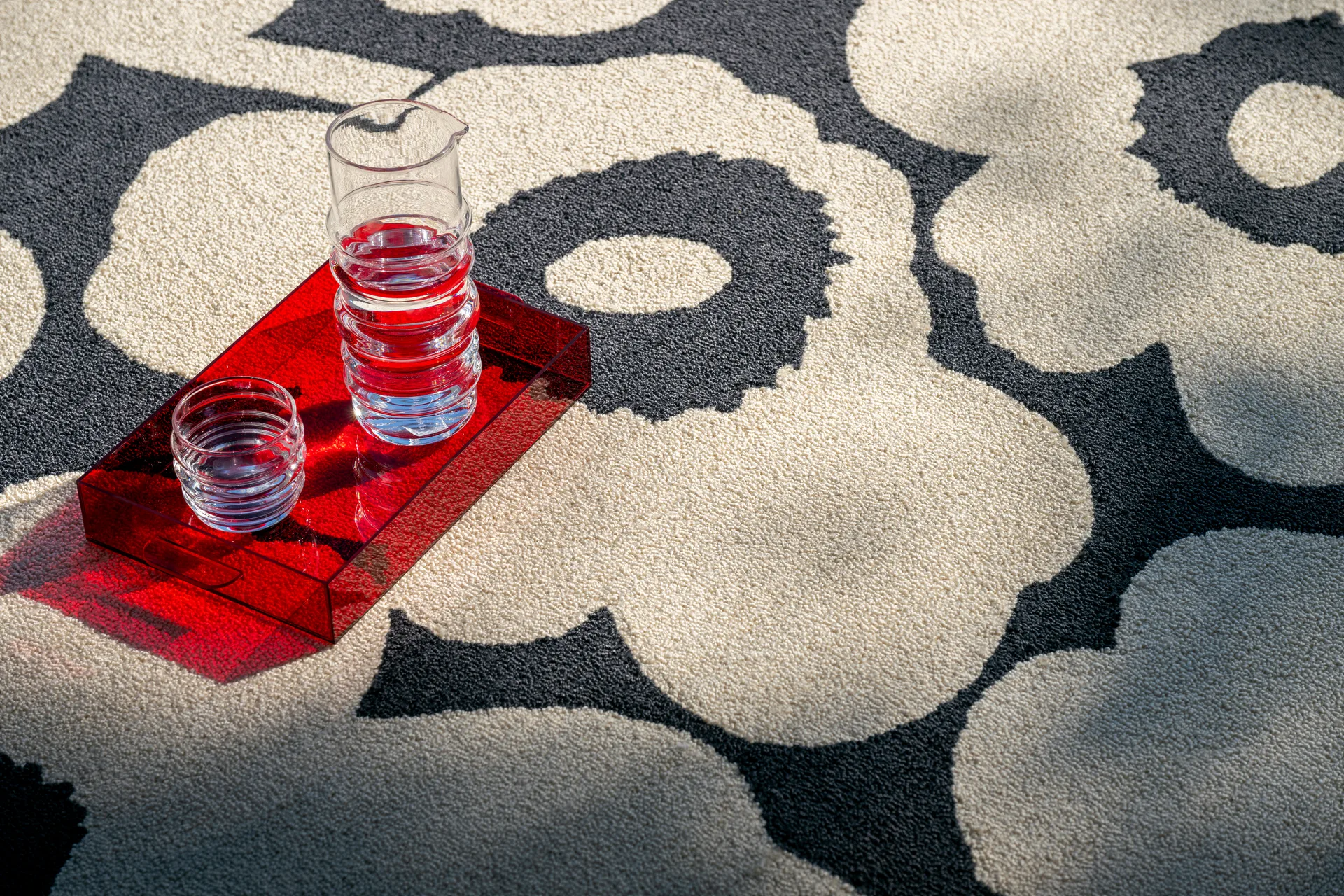 Unikko χαλάκι outdoor, Charcoal-white, 250x350 εκ. Marimekko