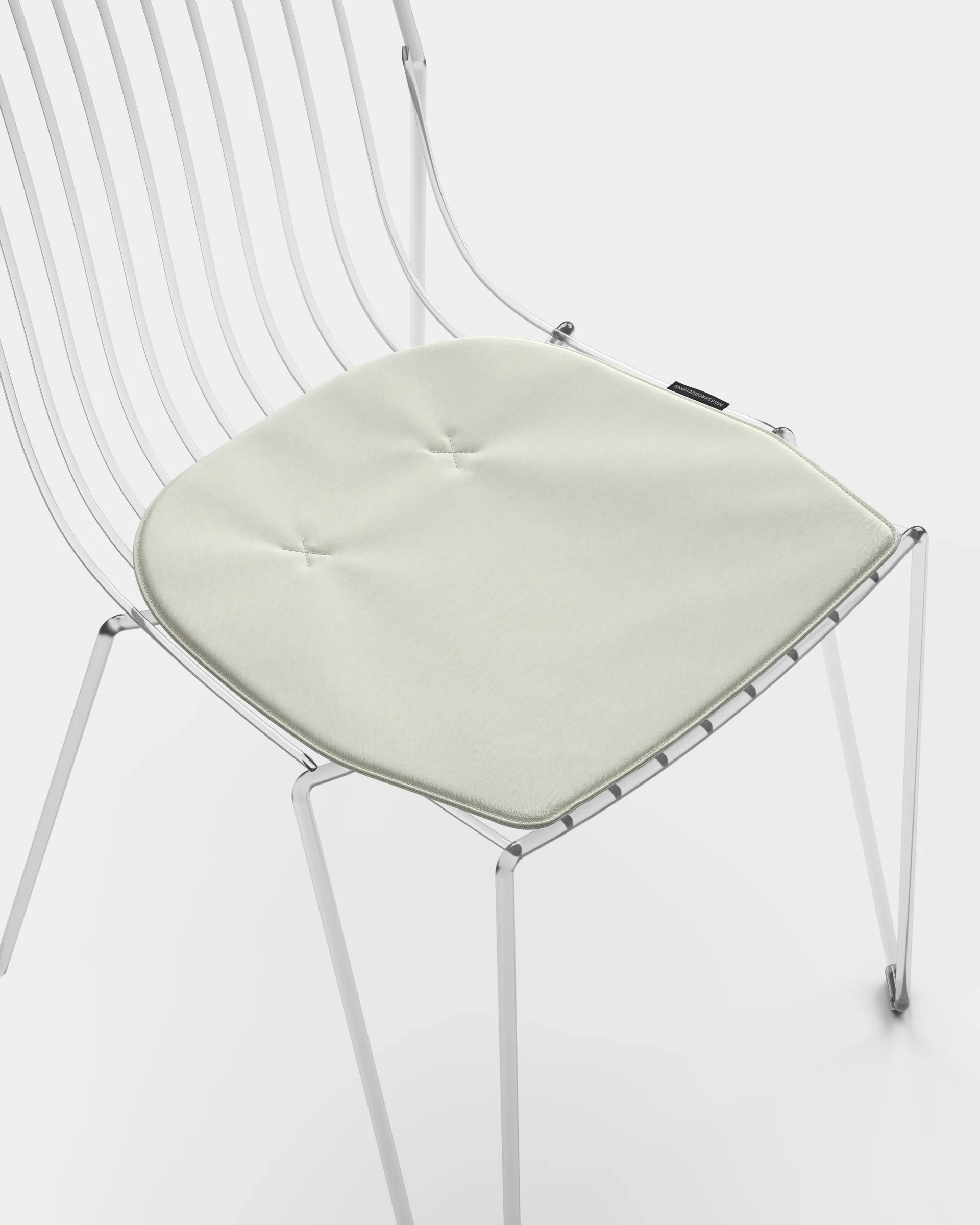 Καρέκλα Dyna και Tio, Φυσικό Massproductions