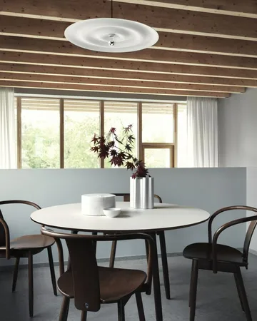 Icha καρέκλα - Καπλαμαρισμένη οξιά σε απόχρωση καρυδιάς - Massproductions